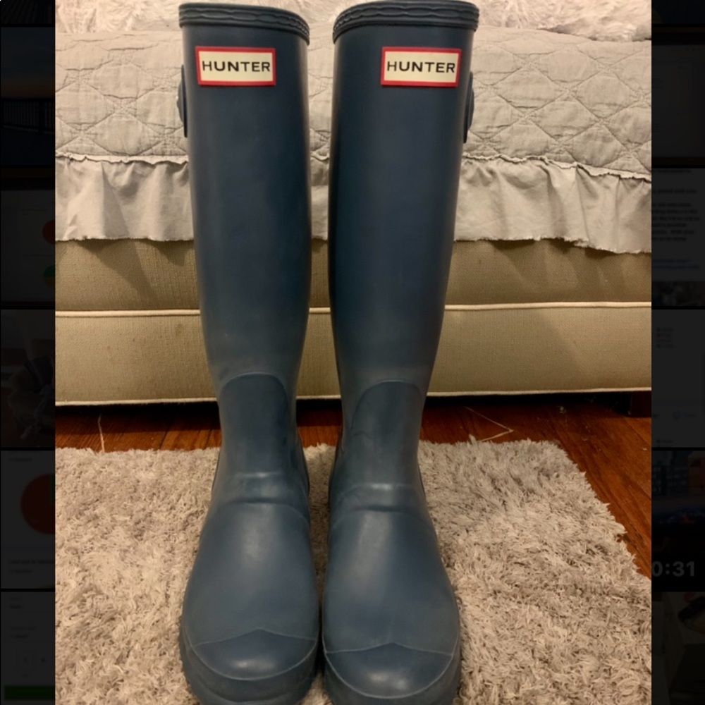 Blue hunter boots, Size 7, gently used!